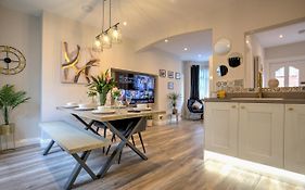 The Belfast Boutique Central Cozy Sleeps7 (Adults Only)